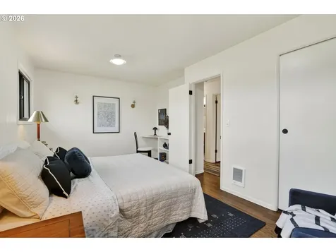 12019 NE Sacramento Street Portland OR 97220