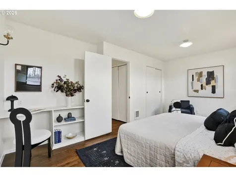 12019 NE Sacramento Street Portland OR 97220