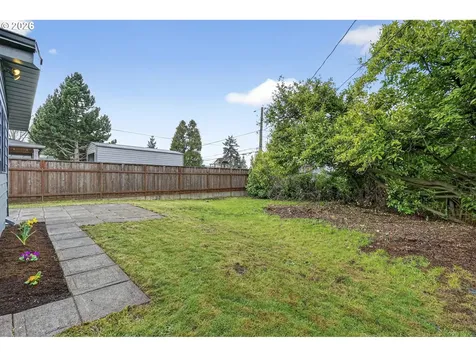 12019 NE Sacramento Street Portland OR 97220