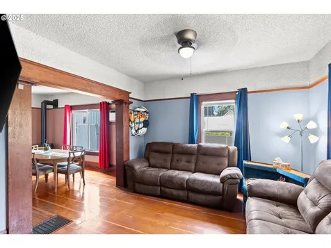 8014 N Johnswood Drive Portland OR 97203