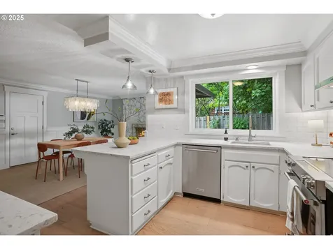 7220 SW 55th Avenue Portland OR 97219
