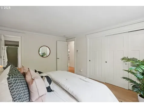 7220 SW 55th Avenue Portland OR 97219