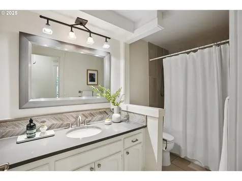 7220 SW 55th Avenue Portland OR 97219