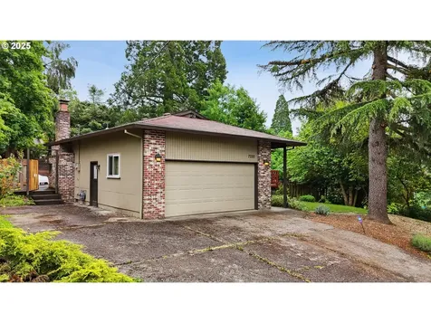 7220 SW 55th Avenue Portland OR 97219