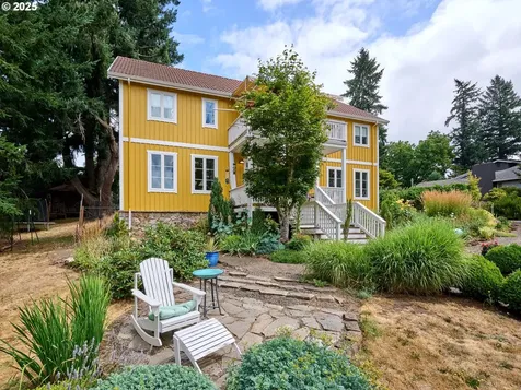 261 Rock Street Silverton OR 97381