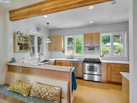 261 Rock Street Silverton OR 97381