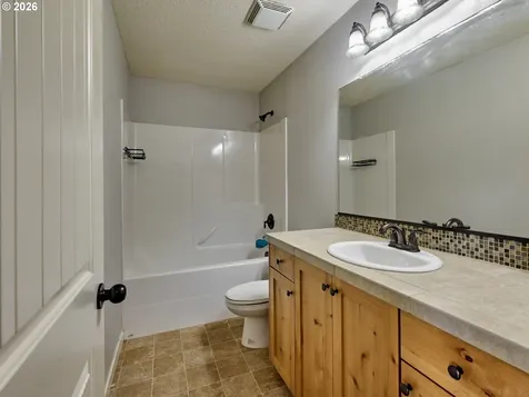 1025 SE Millright Avenue Mcminnville OR 97128