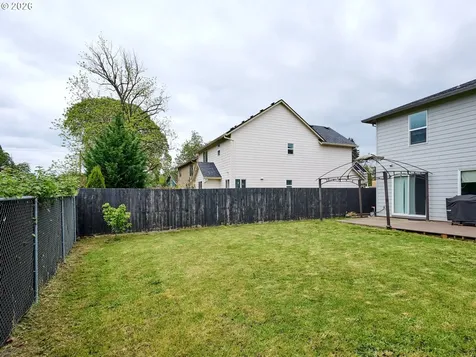 1025 SE Millright Avenue Mcminnville OR 97128