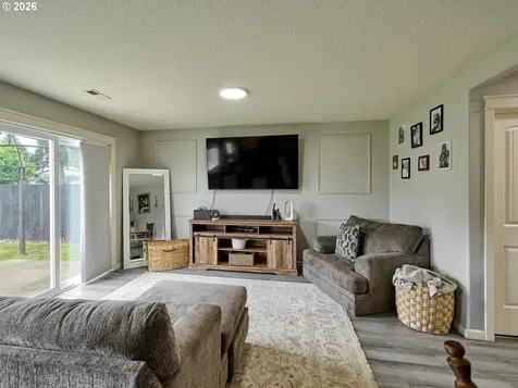 1025 SE Millright Avenue Mcminnville OR 97128