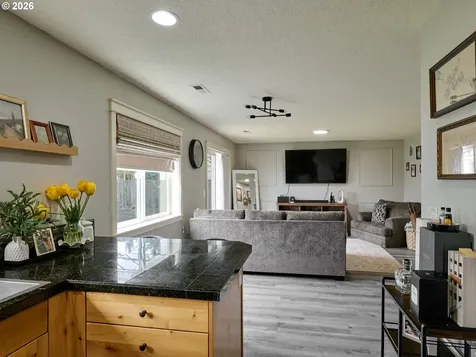 1025 SE Millright Avenue Mcminnville OR 97128