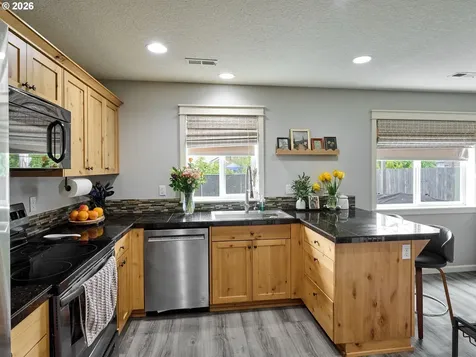 1025 SE Millright Avenue Mcminnville OR 97128