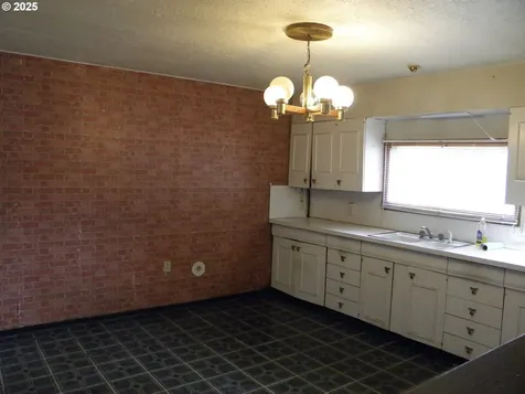 6640 SE 66th Avenue Portland OR 97206