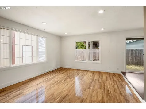 1700 Clark Avenue Cottage Grove OR 97424