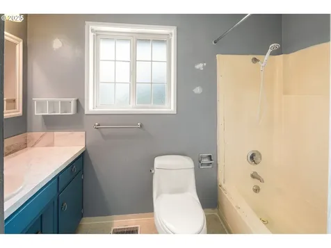 1700 Clark Avenue Cottage Grove OR 97424