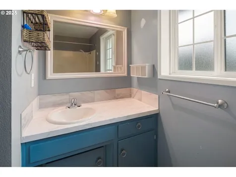 1700 Clark Avenue Cottage Grove OR 97424