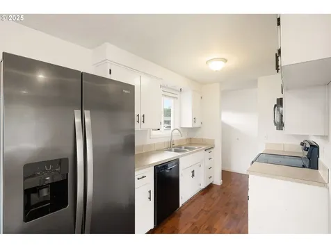 1700 Clark Avenue Cottage Grove OR 97424