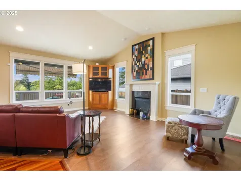 16738 SE Johnston Drive Portland OR 97236