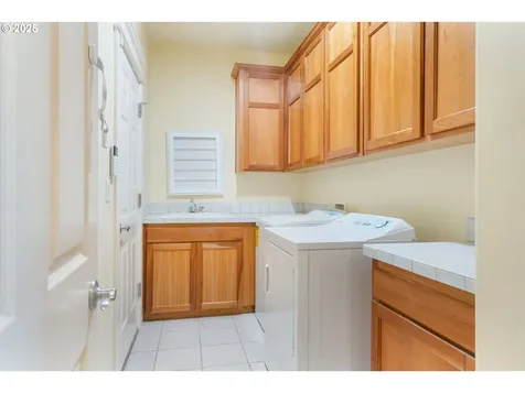 16738 SE Johnston Drive Portland OR 97236
