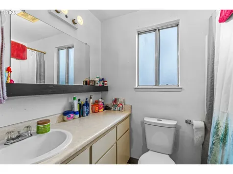 1486 La Mesa Street Medford OR 97504