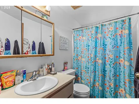 1486 La Mesa Street Medford OR 97504