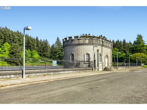 2213 SE 60th Avenue Portland OR 97215