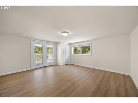 181 Oak Hollow Lane Riddle OR 97469
