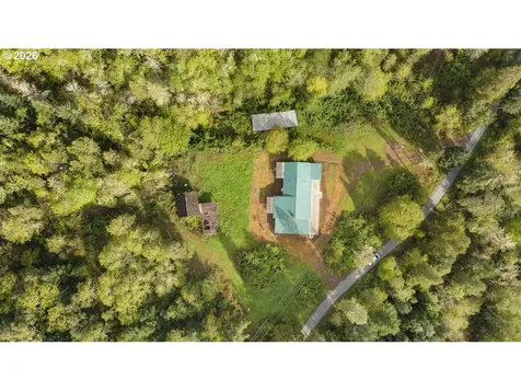 181 Oak Hollow Lane Riddle OR 97469