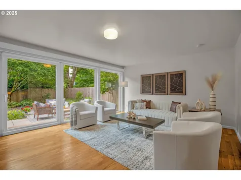 3745 NE Mallory Avenue Portland OR 97212