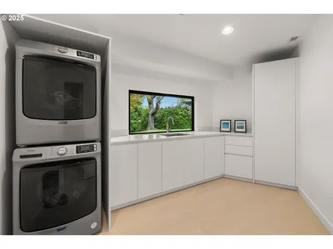 4455 SW Laurelwood Avenue Portland OR 97225