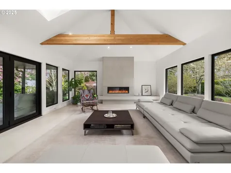4455 SW Laurelwood Avenue Portland OR 97225