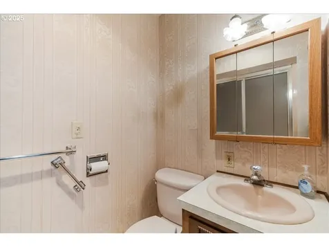1475 NE Country Club Avenue Gresham OR 97030