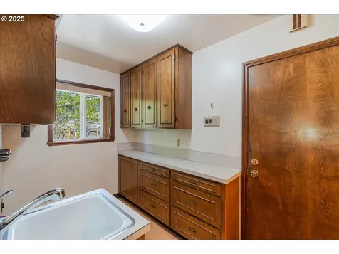 1475 NE Country Club Avenue Gresham OR 97030