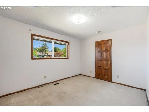 1475 NE Country Club Avenue Gresham OR 97030