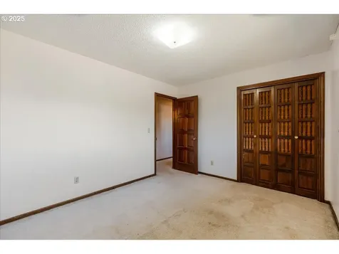 1475 NE Country Club Avenue Gresham OR 97030