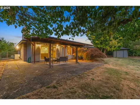 1475 NE Country Club Avenue Gresham OR 97030