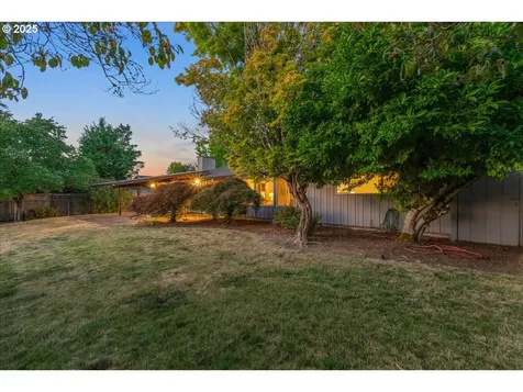 1475 NE Country Club Avenue Gresham OR 97030