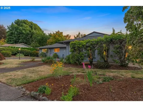 1475 NE Country Club Avenue Gresham OR 97030