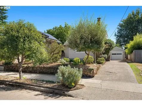 9028 N Bristol Avenue Portland OR 97203