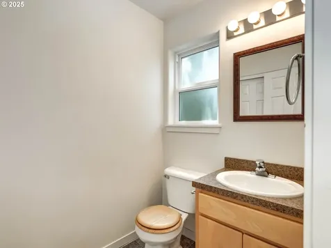806 NE 71st Avenue Hillsboro OR 97124