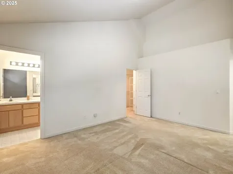 806 NE 71st Avenue Hillsboro OR 97124