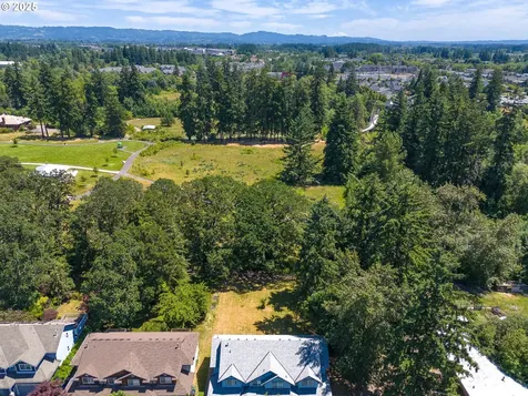 806 NE 71st Avenue Hillsboro OR 97124