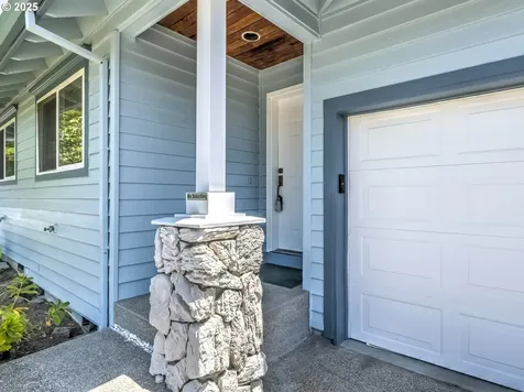 806 NE 71st Avenue Hillsboro OR 97124