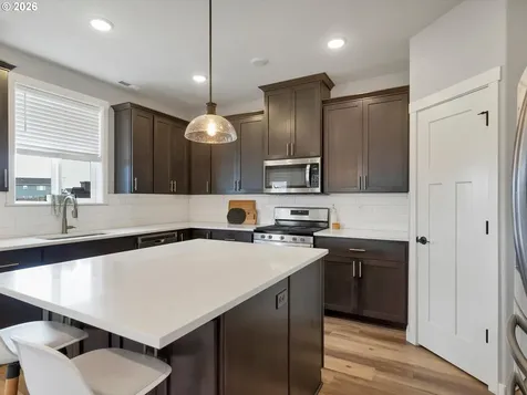 5179 Comet Street NE Salem OR 97305