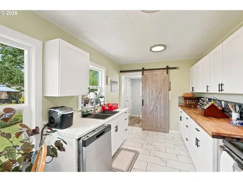454 N 11th Street St. Helens OR 97051
