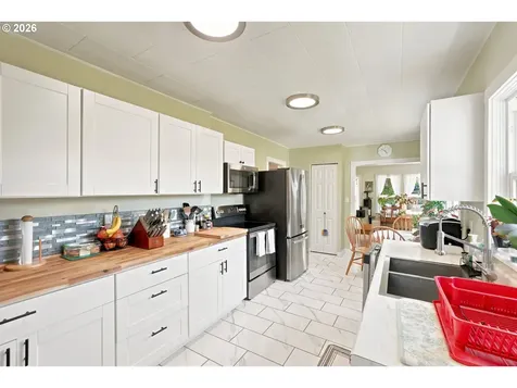 454 N 11th Street St. Helens OR 97051