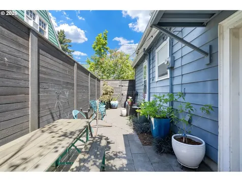 7633 N Albina Avenue Portland OR 97217