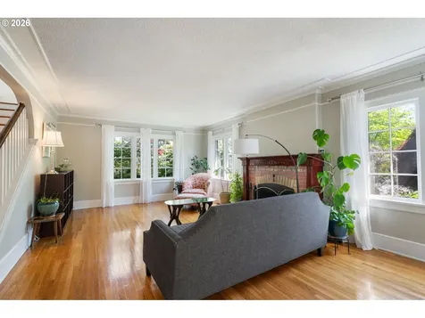 7633 N Albina Avenue Portland OR 97217
