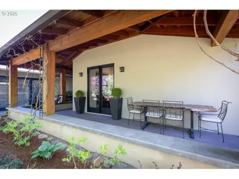 570 Toms Drive Hood River OR 97031