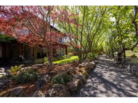 570 Toms Drive Hood River OR 97031