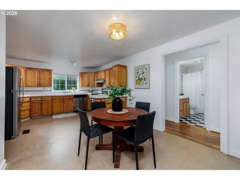2734 SW Texas Street Portland OR 97219